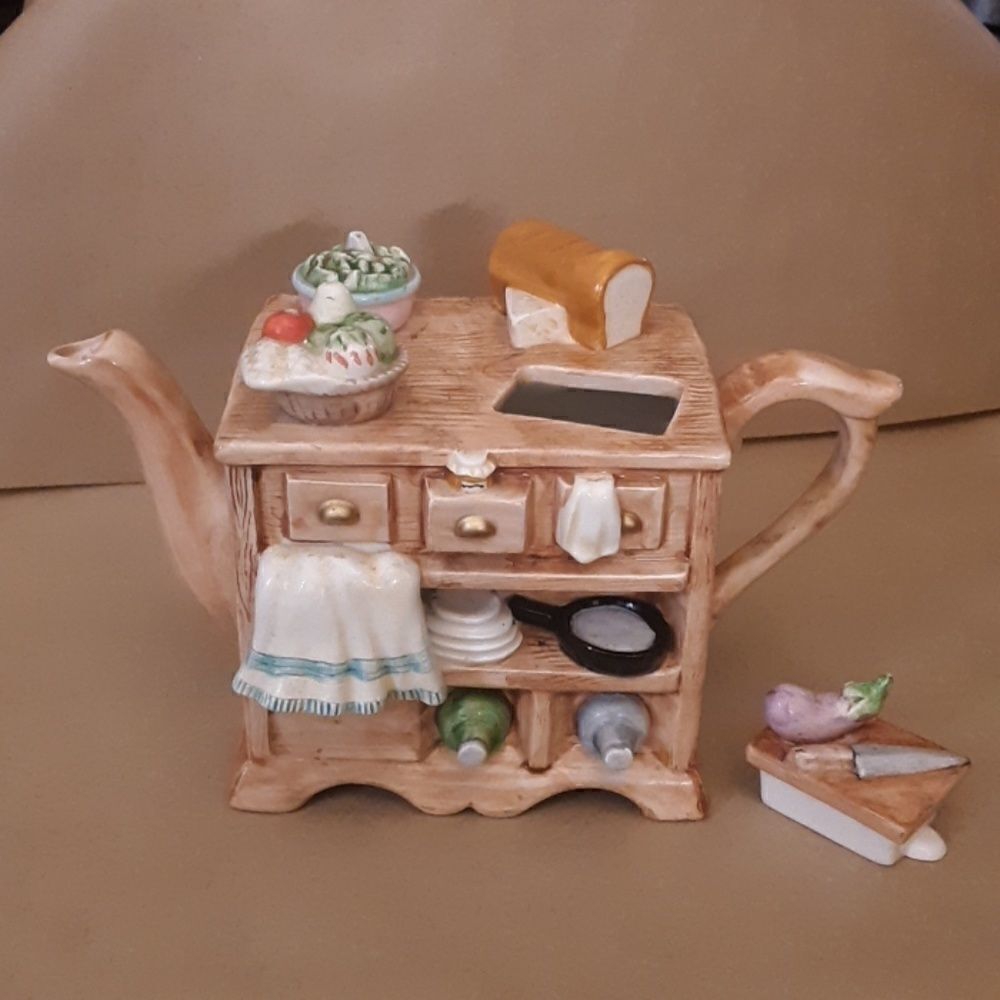 Cardinal Novelty Kitchen Kettle - Picture 6 of 7